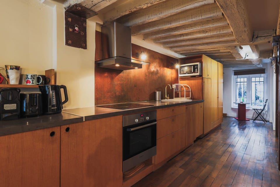 House | 3 bedrooms, desk, Internet