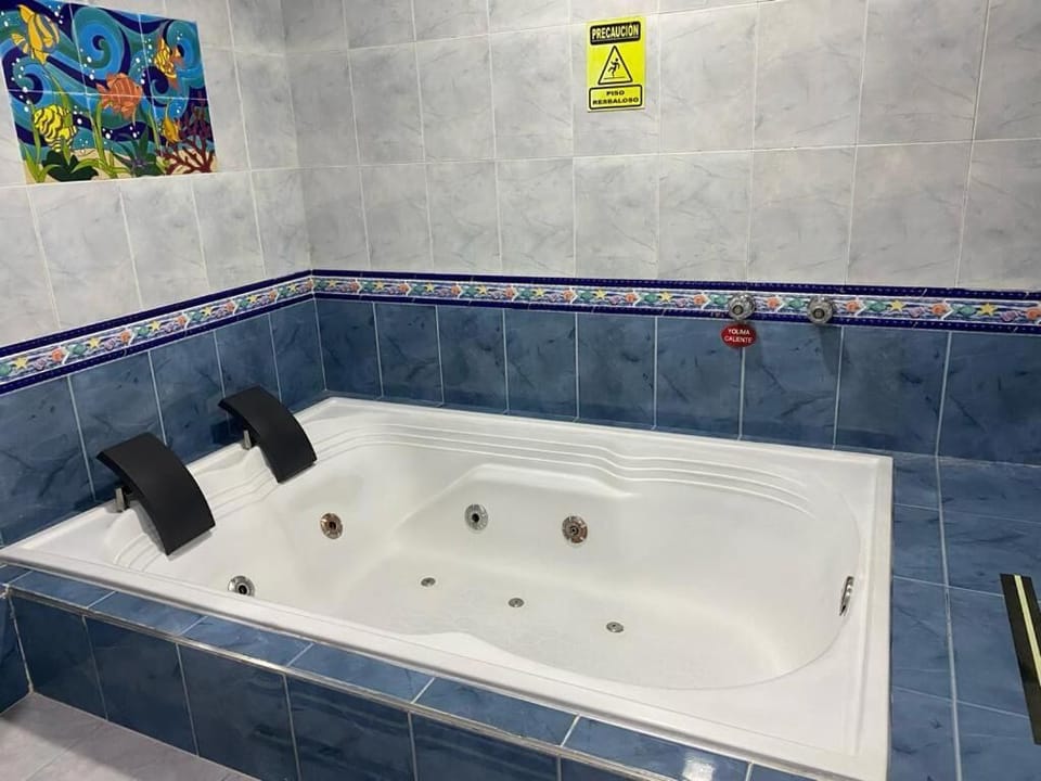Superior Double Room | Bathroom