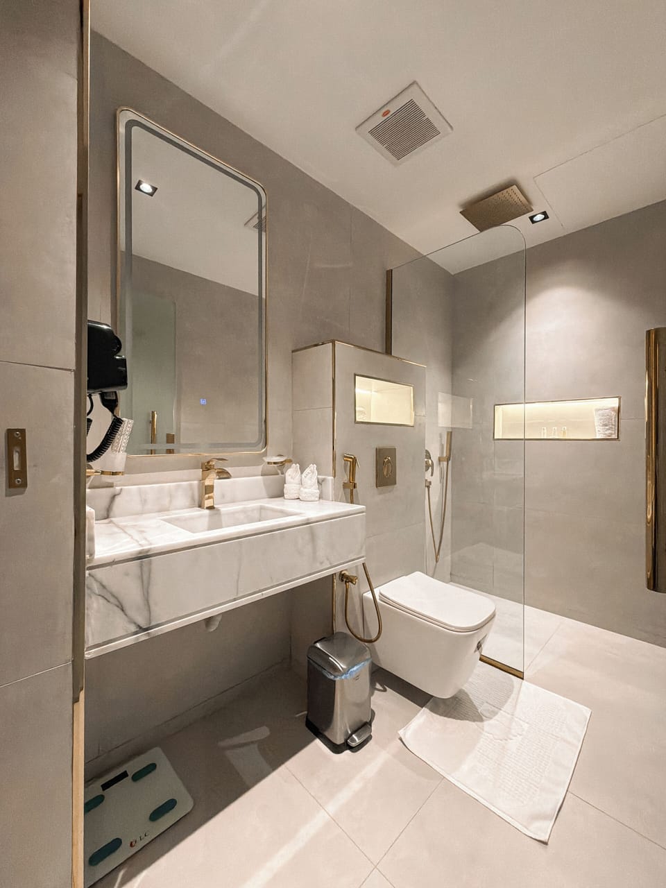 Standard Double Room | Bathroom | Bidet, towels, soap, shampoo