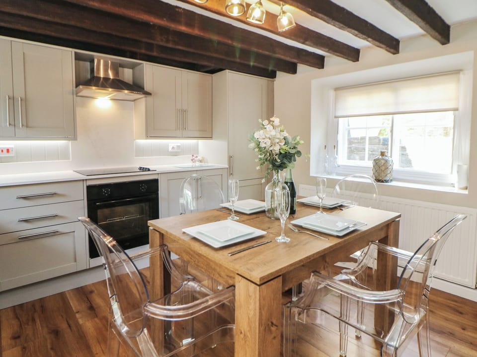 Cottage | Interior