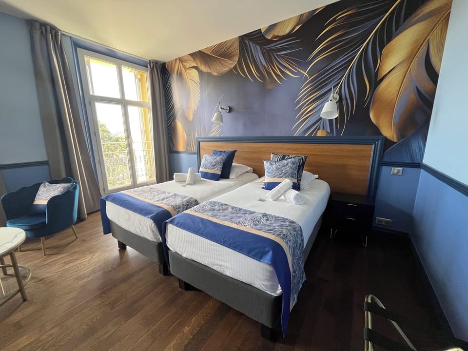 Luxury Double Room, Garden View | In-room safe, blackout drapes, free WiFi, bed sheets