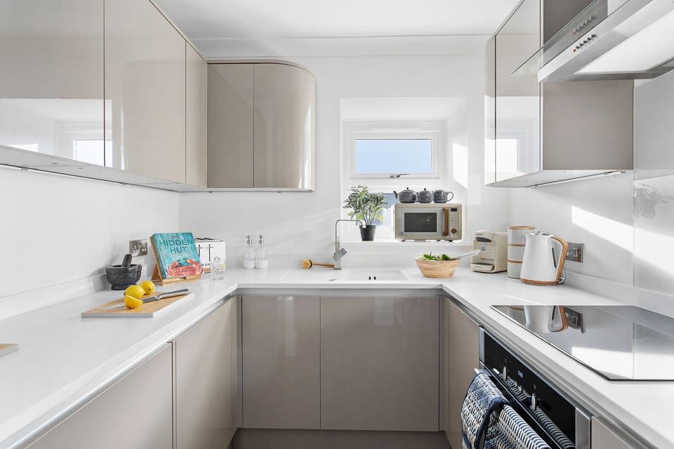 Dishwasher, cookware/dishes/utensils