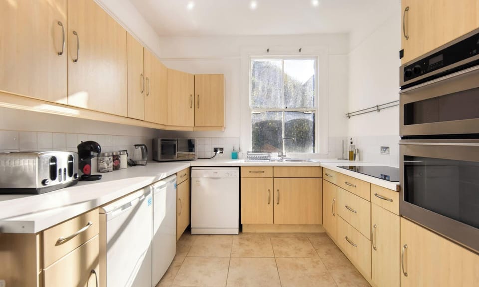 House | 4 bedrooms, Internet