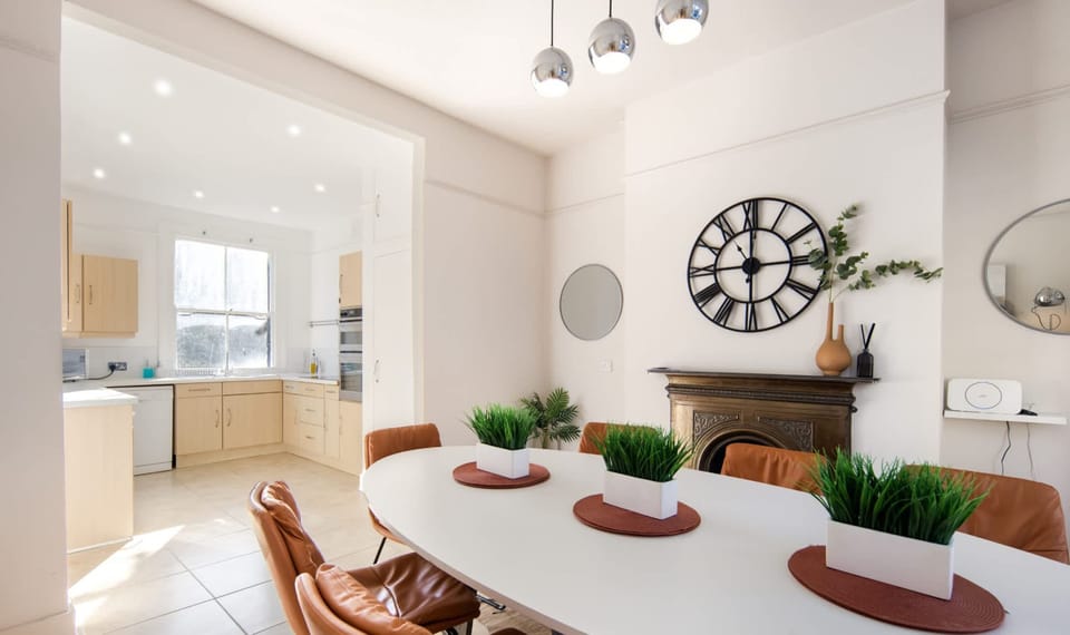 House | 4 bedrooms, Internet