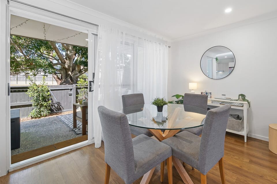Apartment | Dining