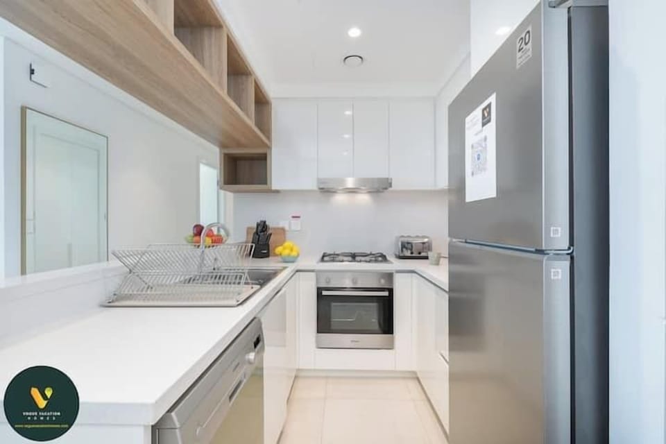 Luxury Apartment, Balcony, City View | Private kitchen | Full-size fridge, microwave, oven, stovetop
