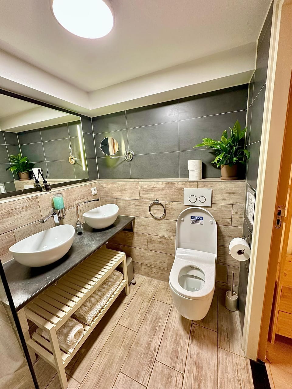 Luxury Suite, 2 Bedrooms, Non Smoking, Patio | Bathroom