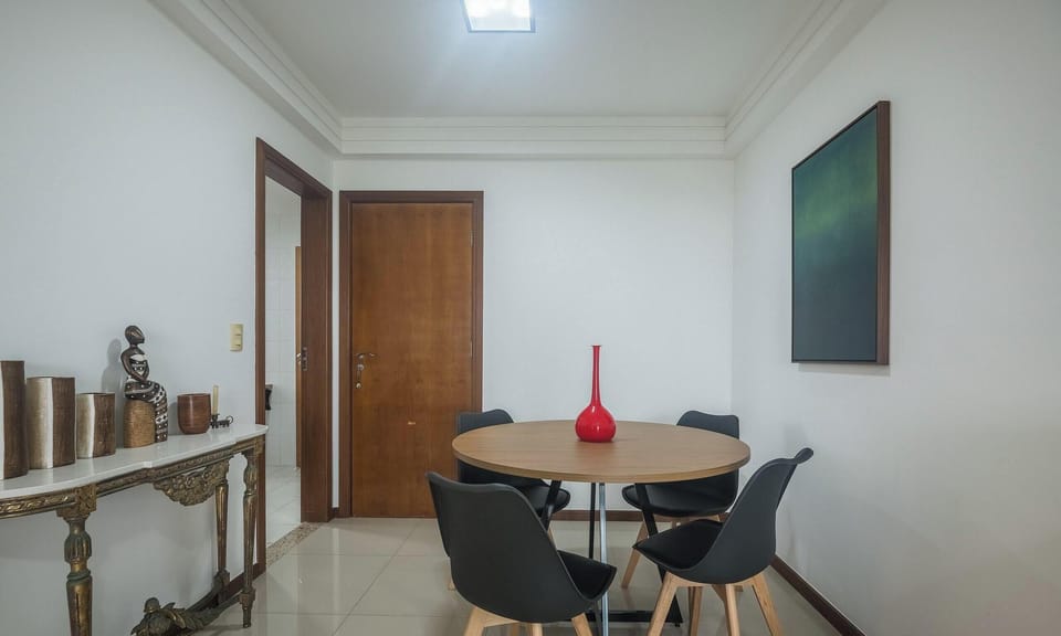 Basic Apartment | Dining