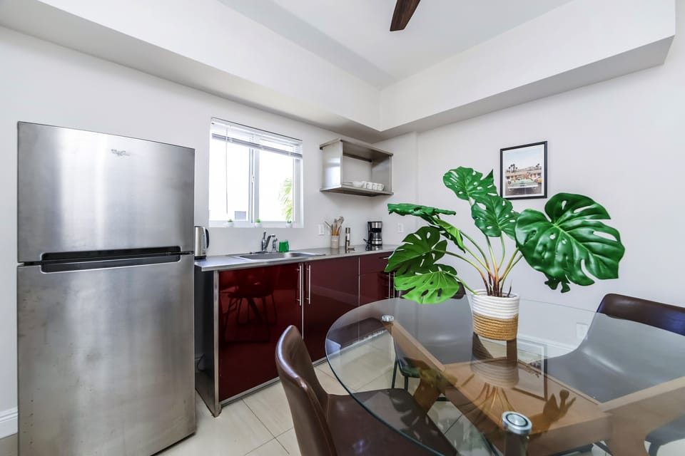 Deluxe Studio, 1 Queen Bed, Kitchenette (Self check-in) | Private kitchen | Fridge, microwave, coffee/tea maker, electric kettle