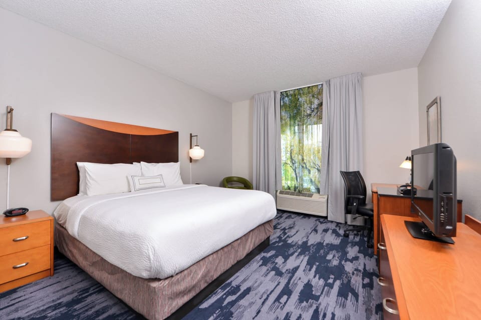 Premium bedding, pillowtop beds, in-room safe, desk