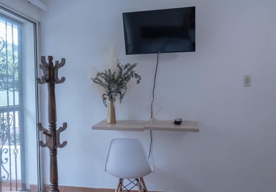 Economy Double Room, Balcony, Garden View | Interior