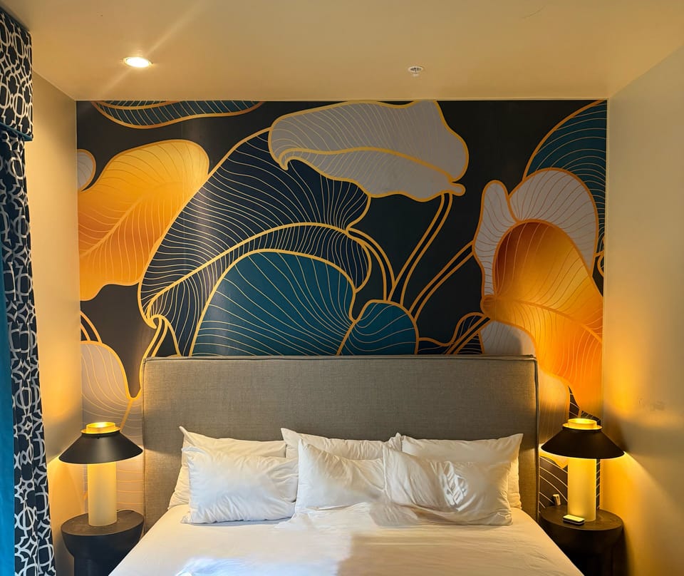 In-room safe, laptop workspace, iron/ironing board, free WiFi