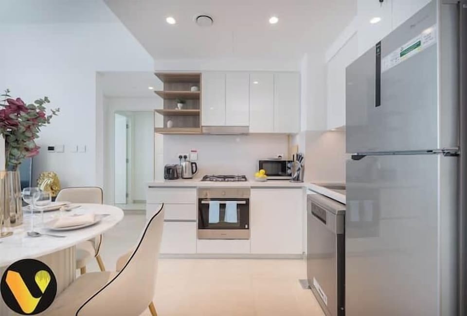 Luxury Apartment, Balcony, City View | Private kitchen | Full-size fridge, microwave, oven, stovetop