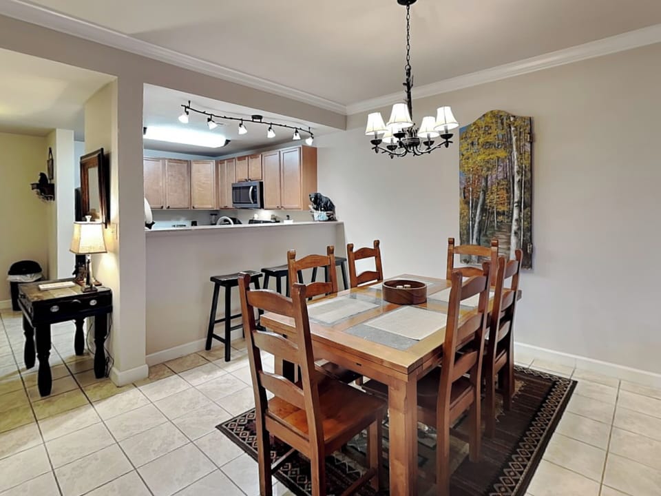 Condo (2 Bedrooms) | Property amenity