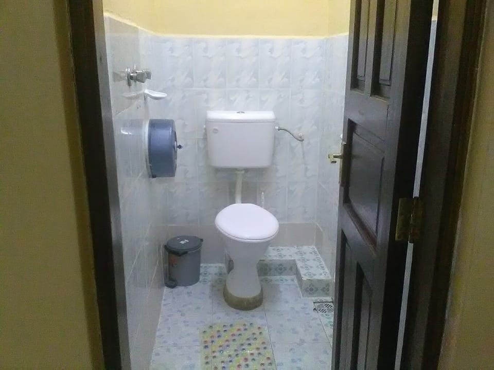 Deluxe Single Room | Bathroom | Shower, free toiletries, slippers, bidet