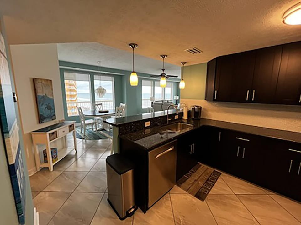 Condo, Multiple Beds (Seychelles 701) | Private kitchen