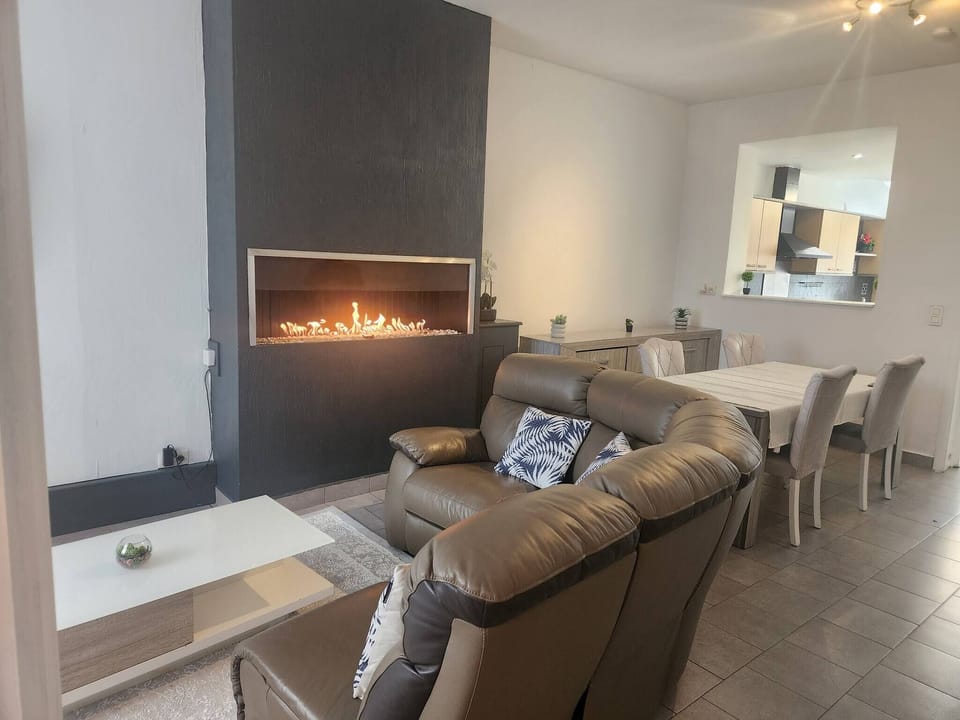 House, 3 Bedrooms, Smoking, Terrace | Living room