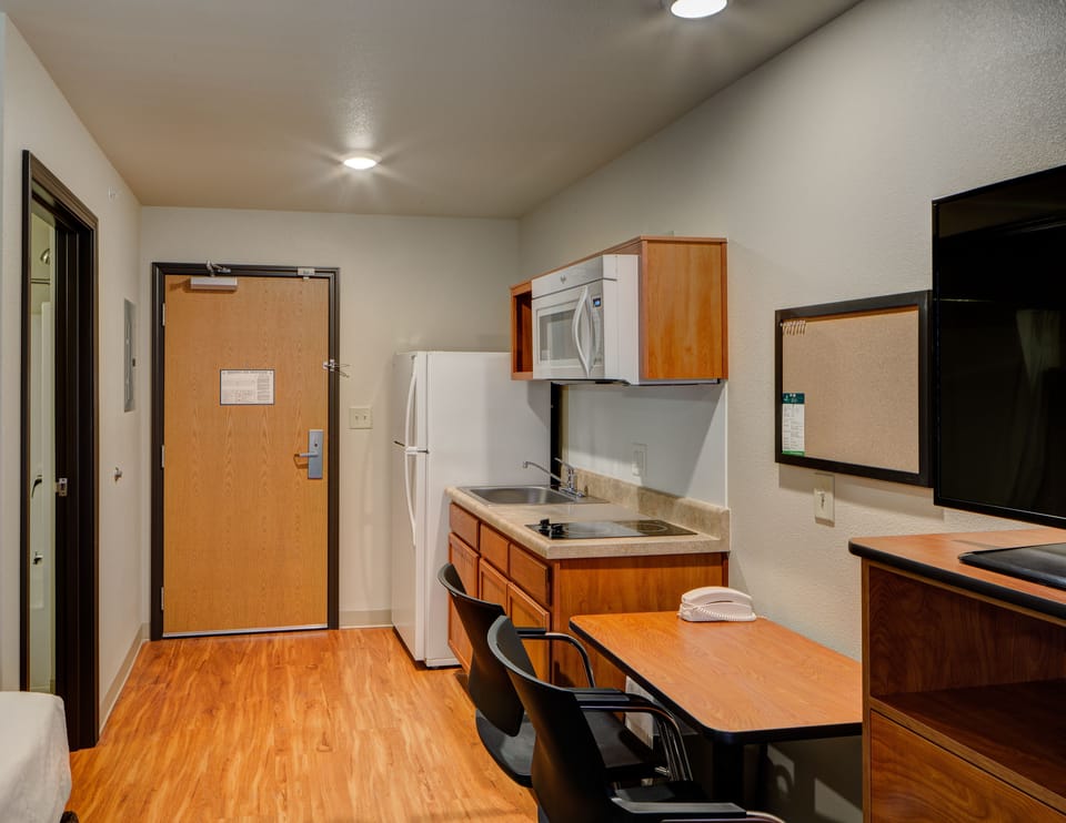 In-room safe, desk, laptop workspace, blackout drapes