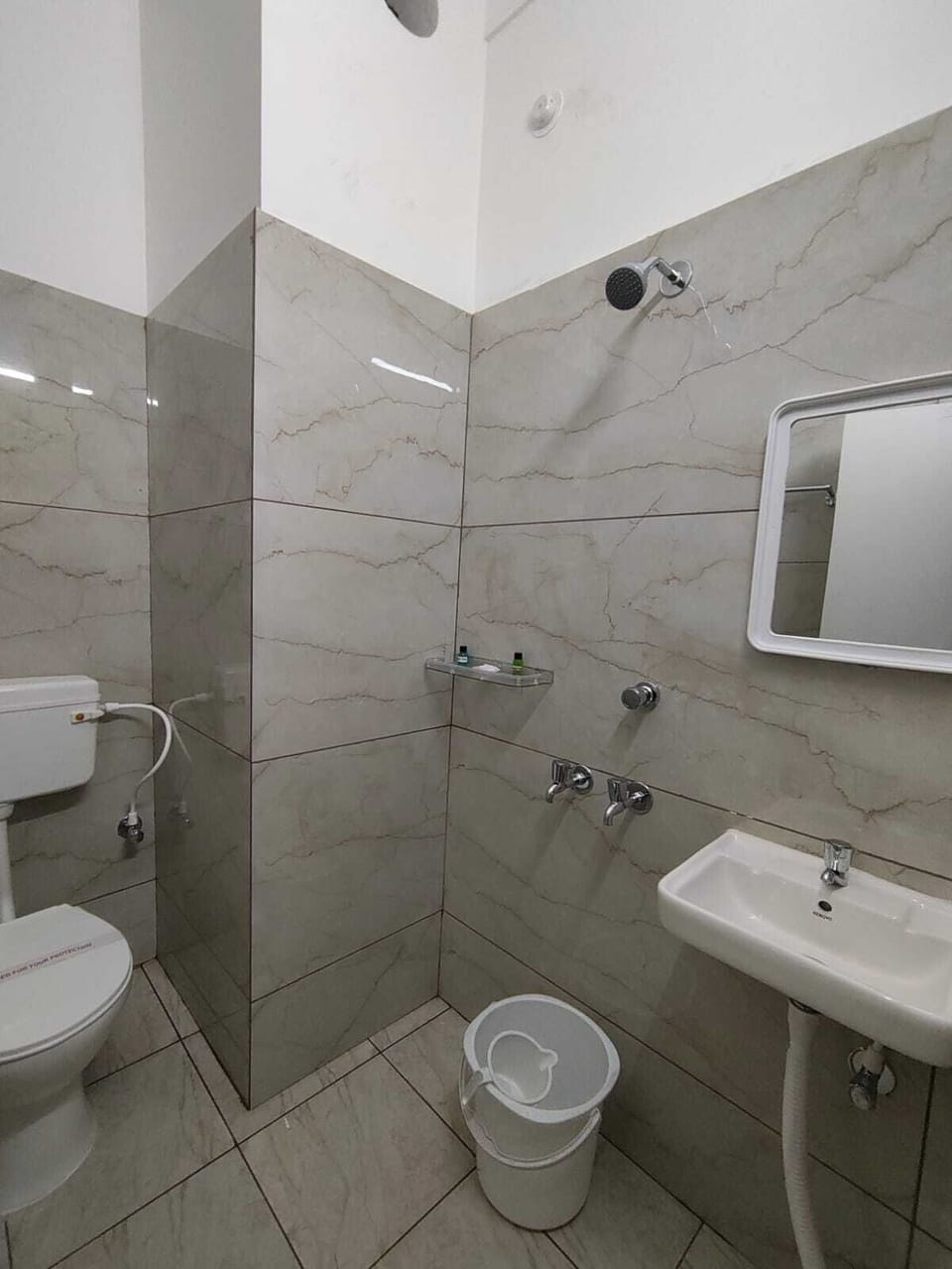 Deluxe Double Room, Balcony, City View | Bathroom