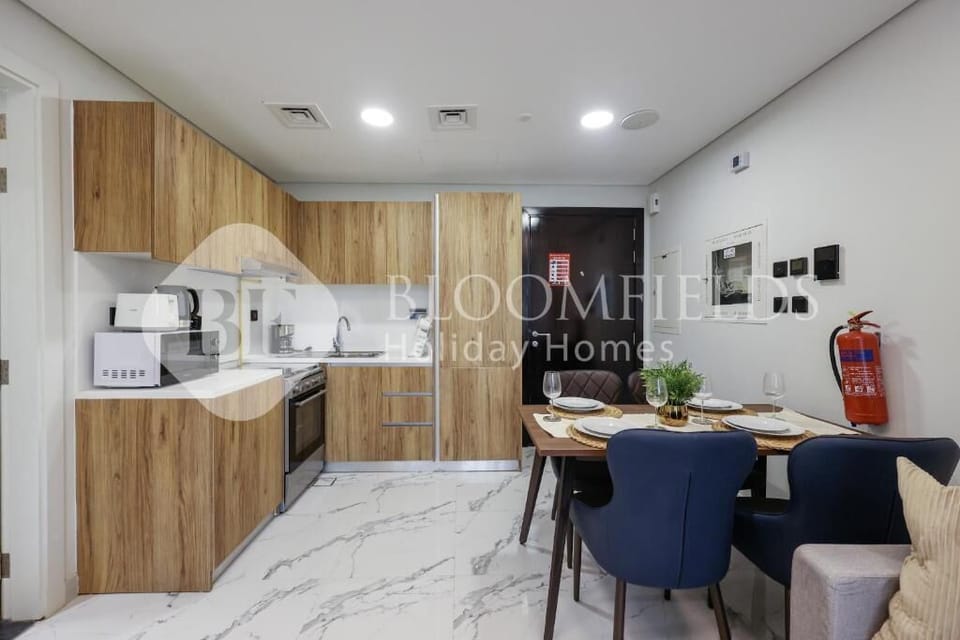 Apartment, Balcony, City View | Dining