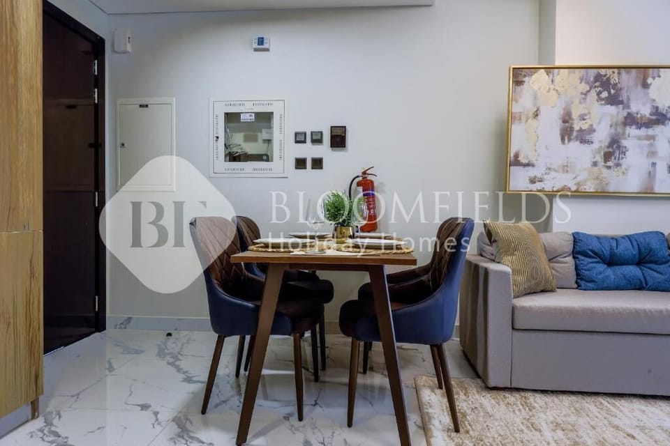 Apartment, Balcony, City View | Dining