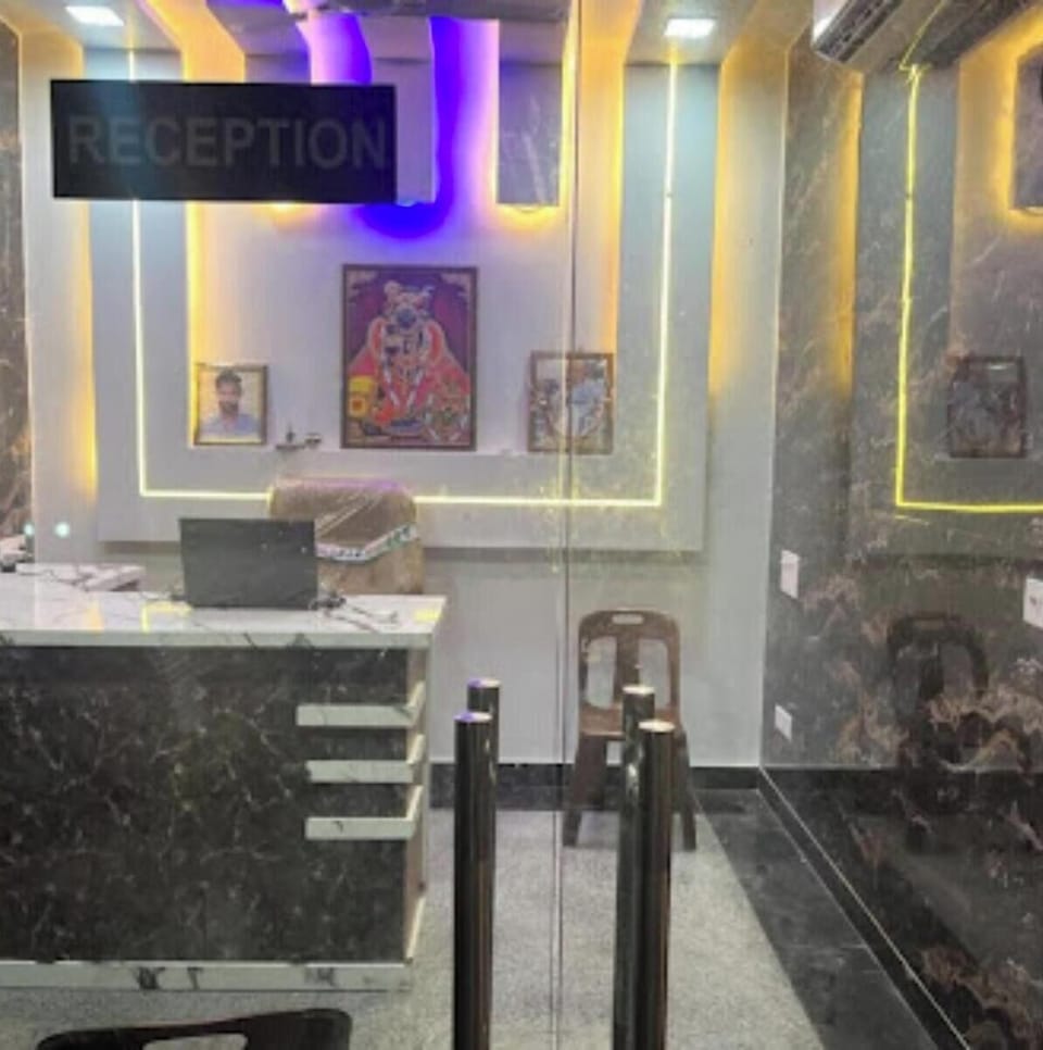 Double Room | Lobby