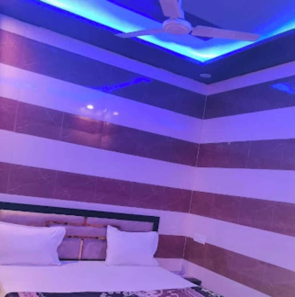 Double Room | Iron/ironing board, free WiFi