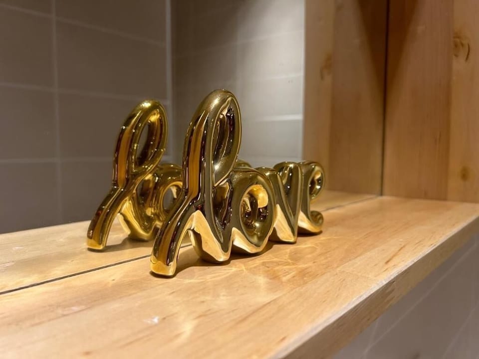 Superior Double Room, Balcony, Lake View | Interior detail