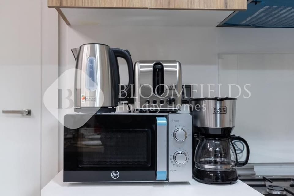 Apartment, Balcony, City View | Microwave