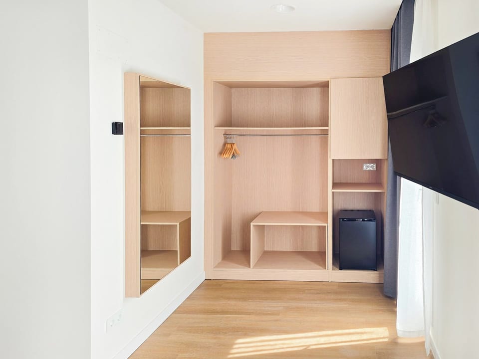 Premium Double Room | Wardrobe