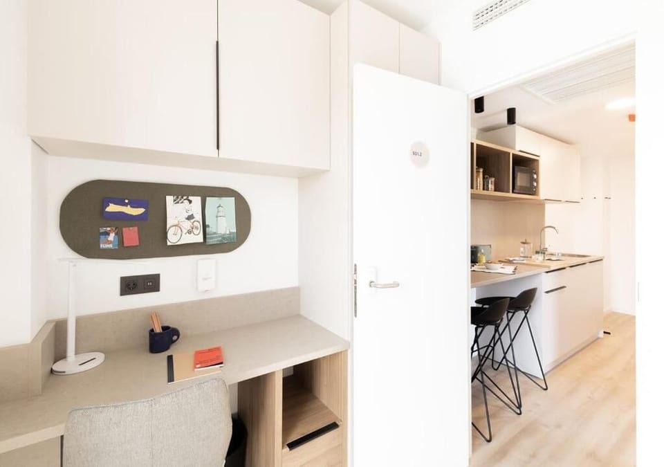 Apartment, 2 Bedrooms | Private kitchen | Microwave