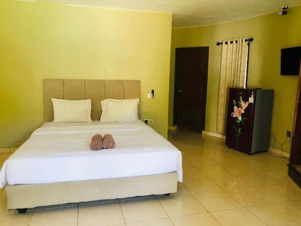 Deluxe Double Room, Balcony, Garden View | Desk, free WiFi