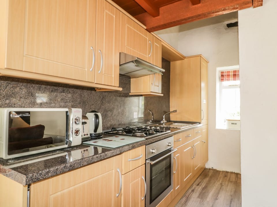 Cookware/dishes/utensils