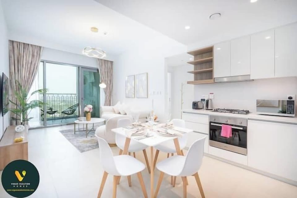 Luxury Apartment, Balcony, City View | Private kitchen | Full-size fridge, microwave, oven, stovetop