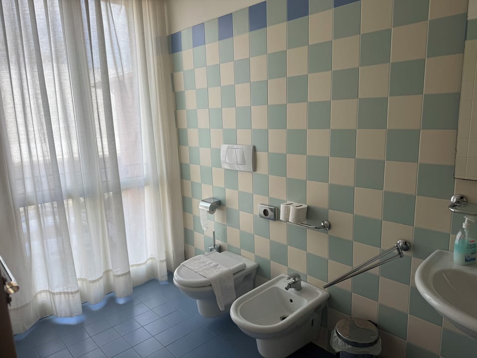 Comfort Double Room | Bathroom | Shower, hair dryer, towels, soap