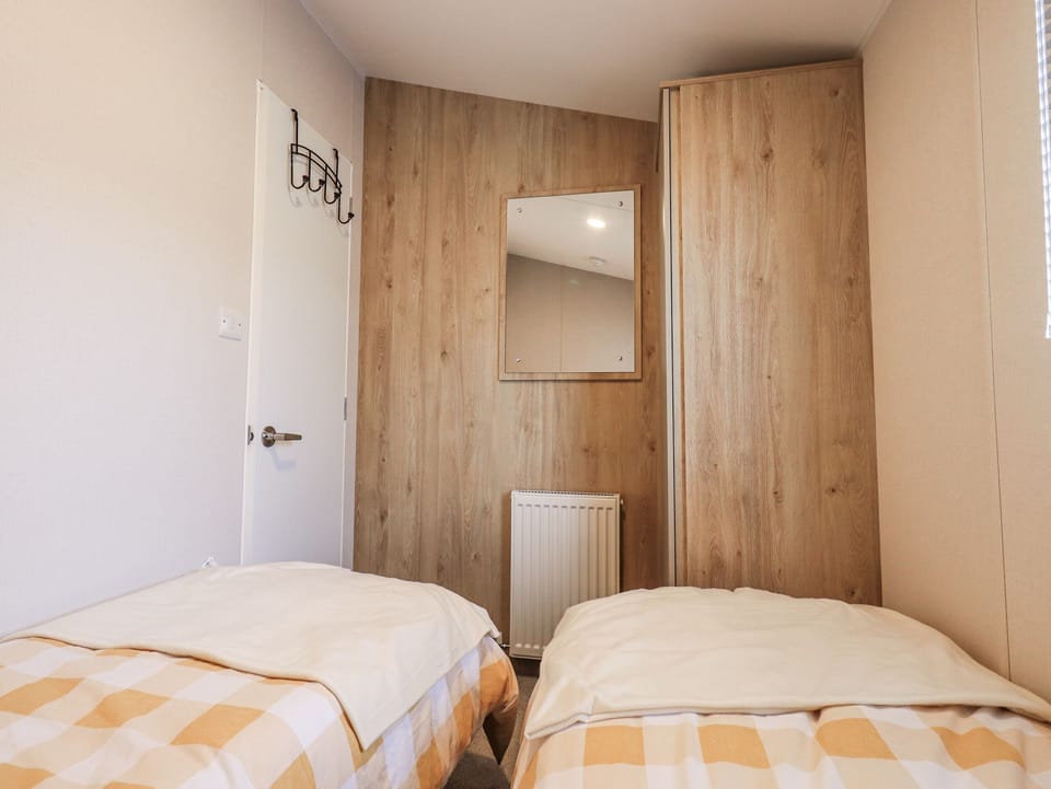 2 bedrooms, individually decorated, individually furnished, free WiFi