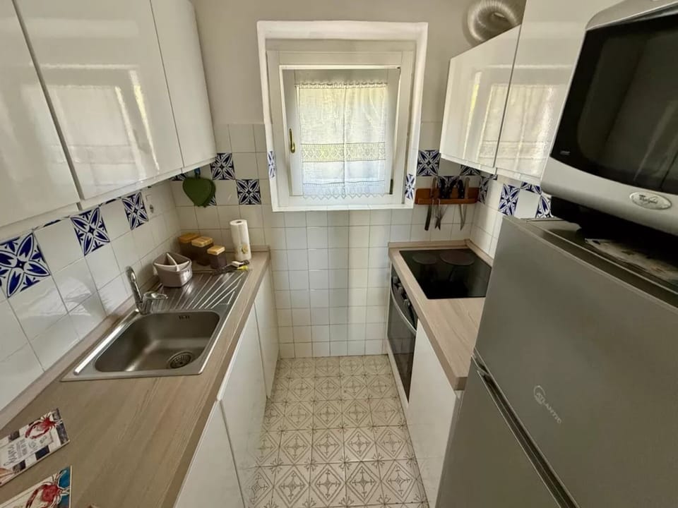 Villa, 2 Bedrooms, Patio, Garden View | Private kitchen