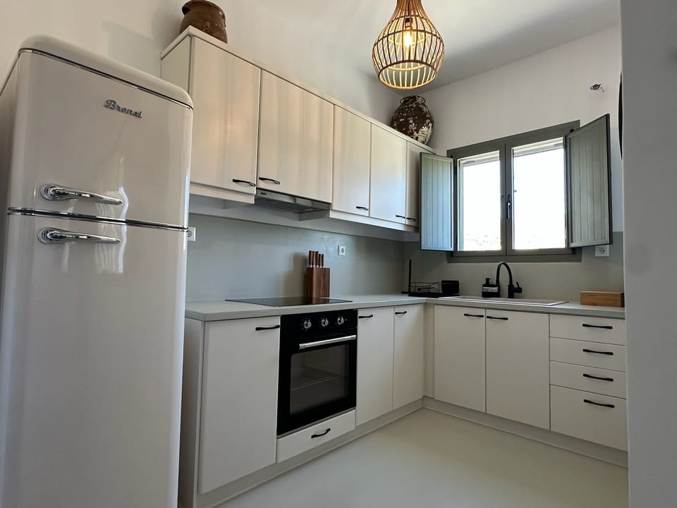 Duplex, Sea View | Private kitchen | Highchair
