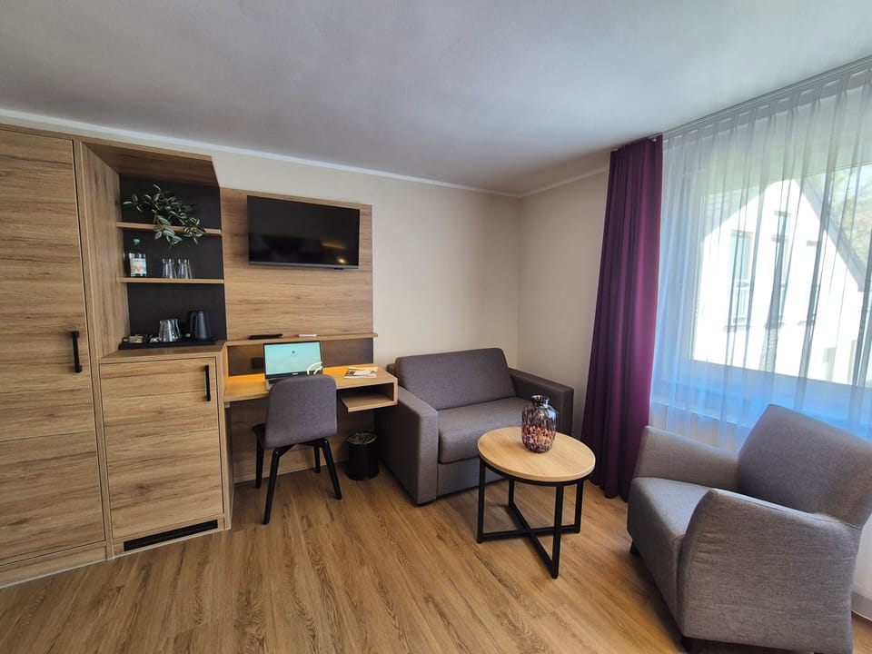 Deluxe Double Room, Courtyard View | In-room safe, free WiFi