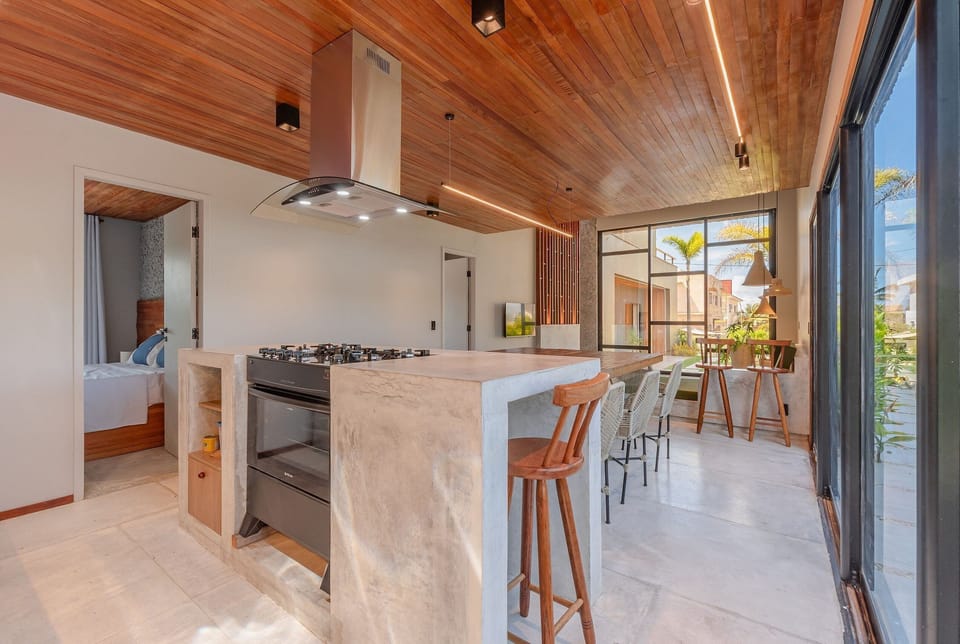 Basic Chalet | Private kitchen | Fridge, microwave, oven, stovetop