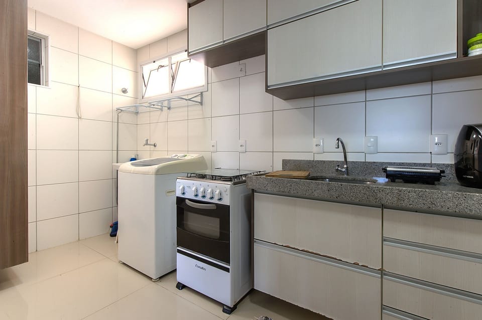 Cookware/dishes/utensils