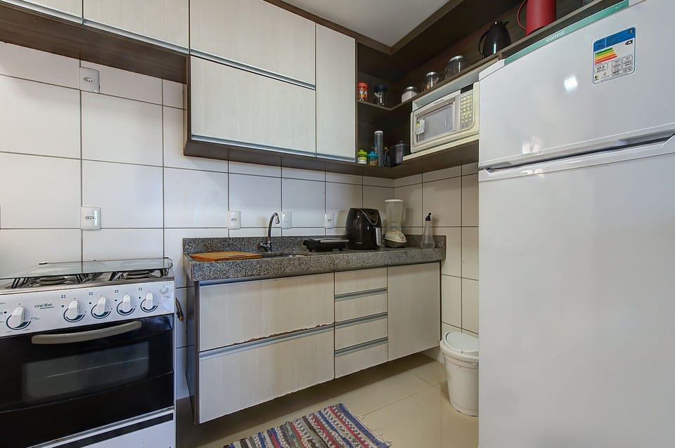 Cookware/dishes/utensils