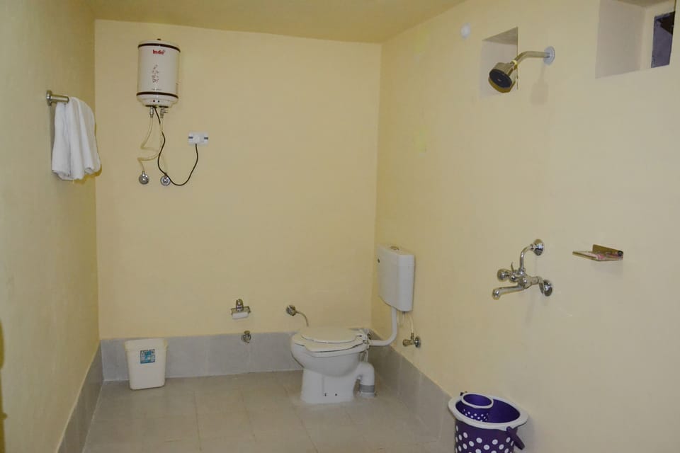Deluxe Cottage, 1 Bedroom, Non Smoking | Bathroom | Towels