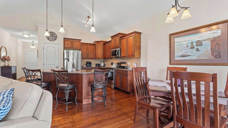 Villa, Multiple Beds, Patio, Golf View (TeeTime Blue) | Interior