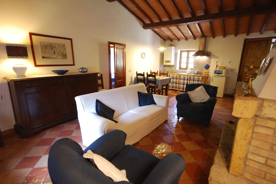Apartment (2 bedrooms 6 pax) | In-room safe, desk, soundproofing, bed sheets