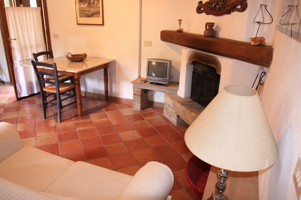 Apartment (2 bedrooms 6 pax) | In-room safe, desk, soundproofing, bed sheets