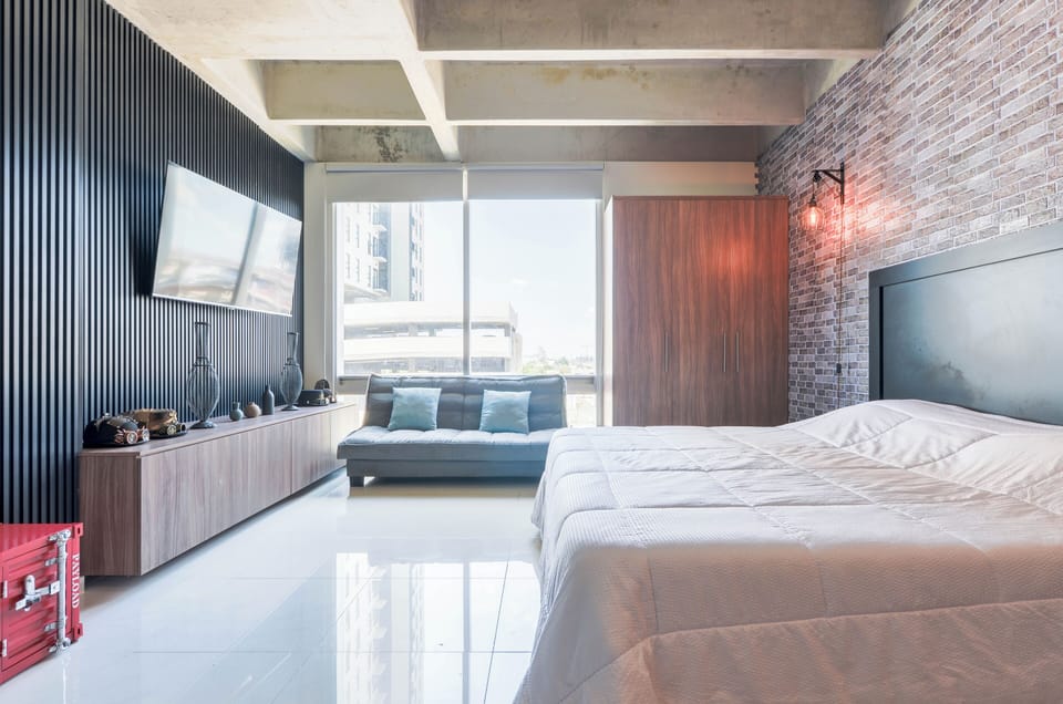 Studio, City View | Laptop workspace, blackout drapes, iron/ironing board, WiFi (free)