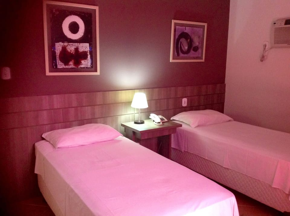 Single Room | Minibar, desk, WiFi (free), bed sheets