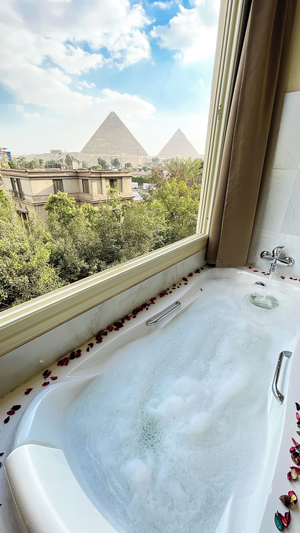 Superior Double Room, Mountain View | Bathroom | Shower, bidet, towels, shampoo