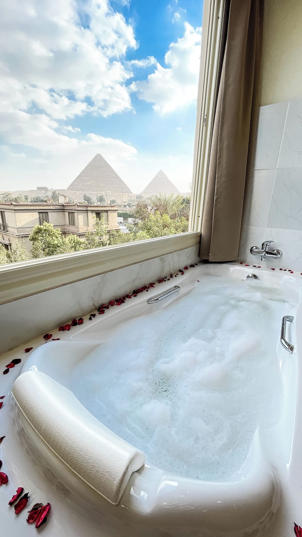Superior Double Room, Mountain View | Bathroom | Shower, bidet, towels, shampoo